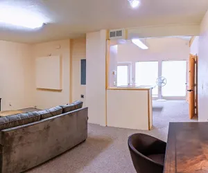 Photo 3 - Oak Street - Studio