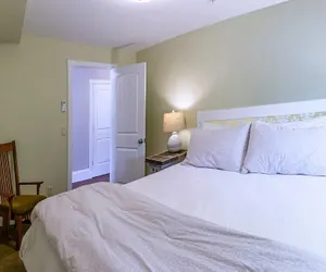 Photo 2 - Pioneer House - North Suite