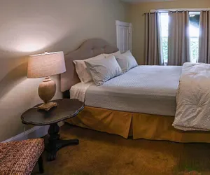 Photo 5 - Pioneer House - South Suite