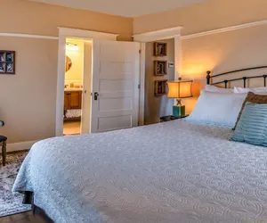 Photo 2 - Redtail Suites~'red' Mccall Suite~tesla Station