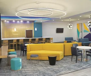 Photo 3 - La Quinta Inn & Suites by Wyndham Richmond-Sugarland