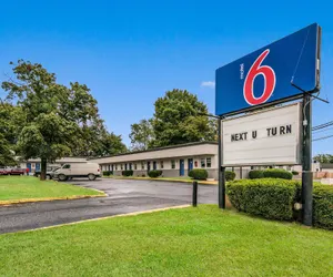 Photo 2 - Motel 6 Tinton Falls, NJ – Neptune