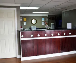 Photo 2 - Budget inn