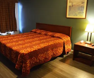 Photo 4 - Budget inn