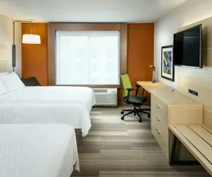 Photo 4 - Holiday Inn Express & Suites Medford, an IHG Hotel