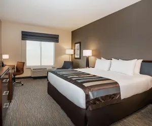 Photo 5 - Wingate by Wyndham Denver Airport