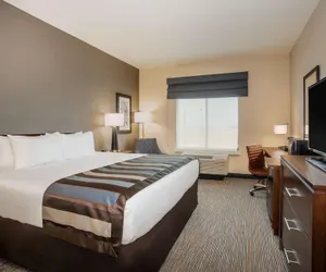 Photo 4 - Wingate by Wyndham Denver Airport