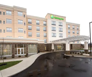 Photo 2 - Holiday Inn Kalamazoo West, an IHG Hotel