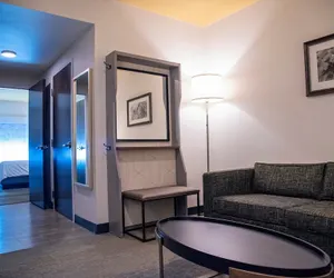 Photo 4 - Holiday Inn & Suites Savannah Airport - Pooler by IHG