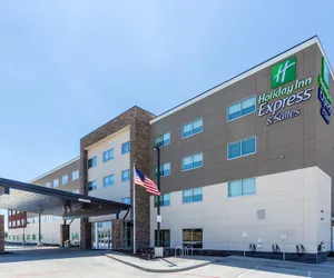 Photo 2 - Holiday Inn Express & Suites Springfield North, an IHG Hotel