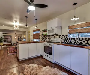 Photo 4 - The Eastside Lodge Austin