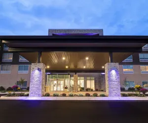 Photo 2 - Holiday Inn Express And Suites Brighton by IHG