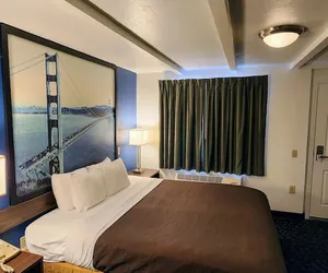 Photo 5 - Hotel Belmont