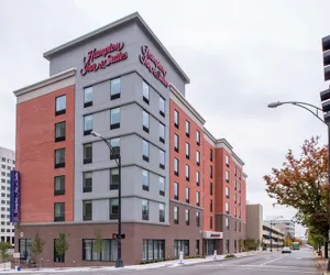 Photo 2 - Hampton Inn & Suites Winston-Salem Downtown