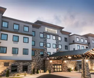 Photo 2 - Staybridge Suites Wisconsin Dells - Lake Delton, an IHG Hotel