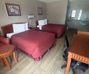 Photo 2 - Colonial Inn