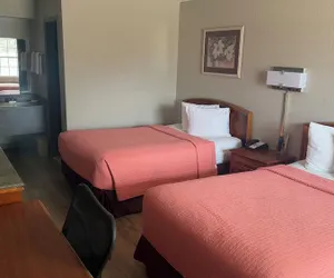 Photo 4 - Colonial Inn