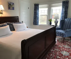 Photo 2 - The Belmont Inn