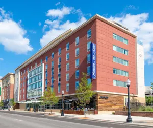 Photo 2 - Hampton Inn & Suites Fort Wayne Downtown