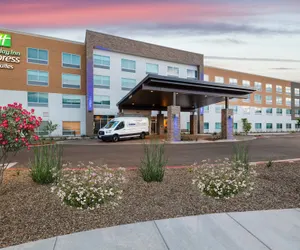 Photo 2 - Holiday Inn Express & Suites Phoenix - Airport North by IHG