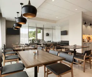 Photo 2 - Hyatt Place Virginia Beach Town Center