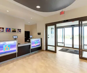 Photo 3 - Studio 6 Austin, TX - Airport