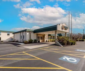 Photo 2 - Quality Inn & Suites New Hartford - Utica