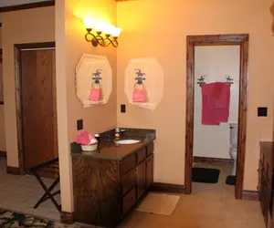 Photo 4 - Caldwell Messenger Suites