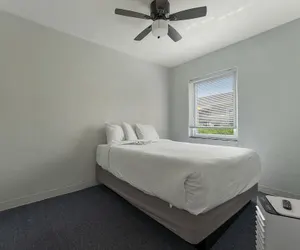 Photo 4 - Oceanic Hotel