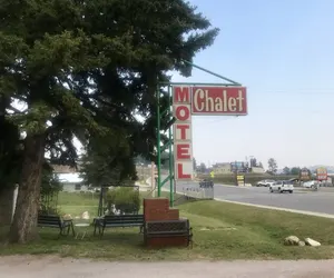 Photo 3 - Chalet Motel