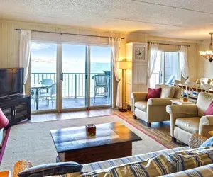 Photo 5 - Harbour Island 307l 2 Bedroom Condo by RedAwning