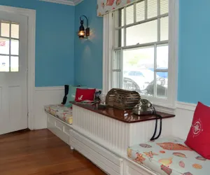 Photo 2 - Beach Breeze Inn