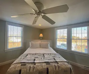 Photo 4 - Beach Breeze Inn