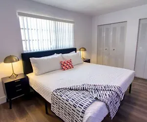 Photo 5 - Suites at 23 Palms By RocketStay