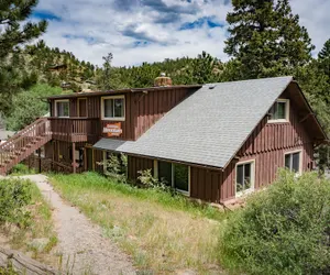 Photo 2 - Estes Park Adventure Hostel