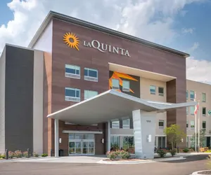 Photo 2 - La Quinta Inn & Suites by Wyndham West Memphis