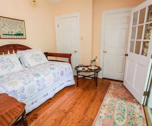 Photo 5 - The Virginia Cliffe Inn