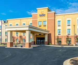 Photo 2 - Comfort INN AND Suites