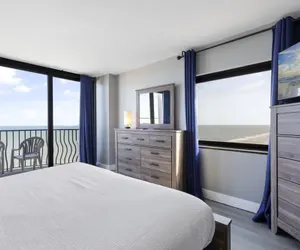 Photo 4 - Private 3BR's at Palms by Hosteeva