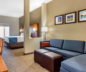 Photo 5 - Comfort Suites Greensboro - High Point