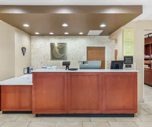 Photo 3 - Comfort Suites Greensboro - High Point
