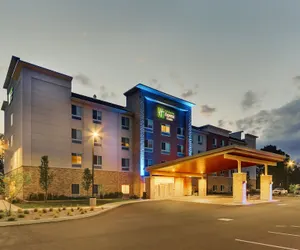 Photo 2 - Holiday Inn Express & Suites Saugerties - Hudson Valley, an IHG Hotel