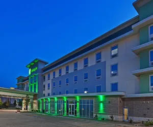 Photo 2 - Holiday Inn Amarillo East, an IHG Hotel