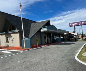 Photo 2 - Regency Inn