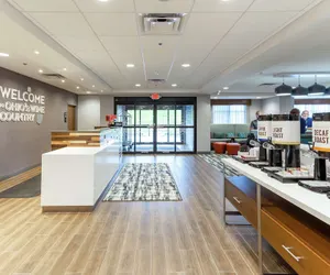 Photo 4 - Hampton Inn Madison