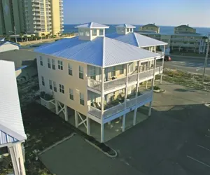 Photo 2 - Spinnaker Pointe 3a 3 Bedroom Duplex by RedAwning