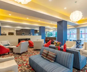 Photo 5 - La Quinta Inn & Suites by Wyndham Bloomington