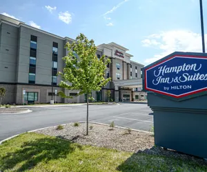 Photo 2 - Hampton Inn & Suites Lenoir