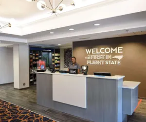 Photo 5 - Hampton Inn & Suites Lenoir