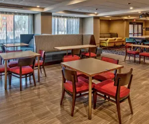 Photo 3 - Hampton Inn Fresno Airport